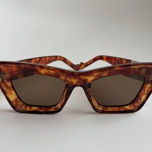 NWT ANTHROPOLOGIE EYEKING BEVELED CATEYE SUNGLASSES in Tortoise